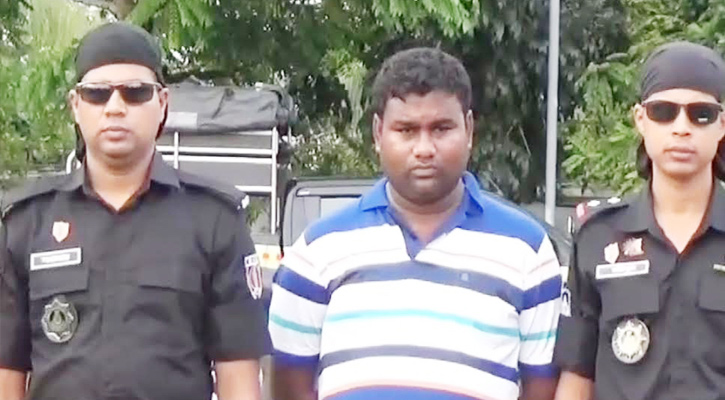 শার্শার গোল্ড নাসির অস্ত্র ও গুলিসহ আটক
