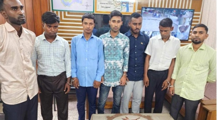 ডিসি অফিসের পরীক্ষায় ৭ প্রতারক আটক