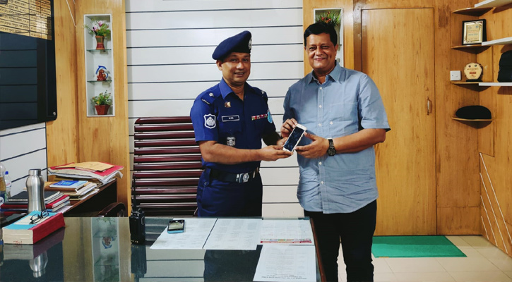 ৫ বছর আগে হারিয়ে যাওয়া মোবাইল উদ্ধার