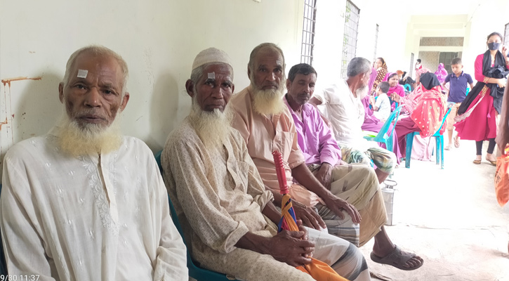 গরীব চক্ষু রোগীদের বিনামূল্যে অপারেশন