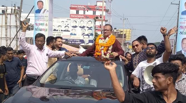 লক্ষ্মীপুর-৩ উপনির্বাচন: পথে পথে নৌকার প্রার্থী পিংকুকে সংবর্ধনা