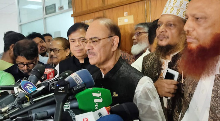 সংবিধানের কোথাও লেখা নেই বিএনপিকে নিয়ে নির্বাচন করতে হবে: ফারুক খান