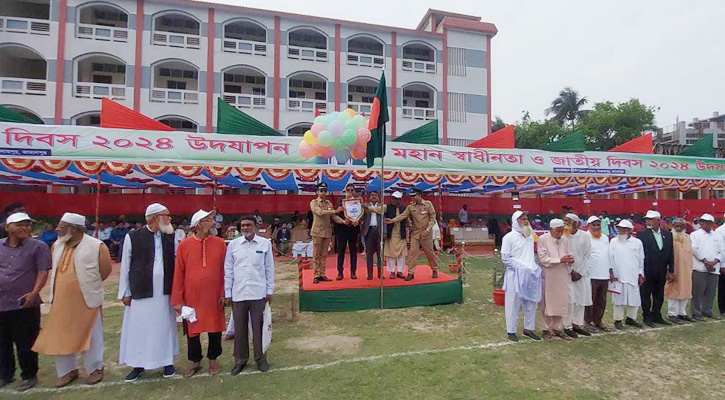 যথাযোগ্য মর্যাদায় ইসলামপুরে স্বাধীনতা ও জাতীয় দিবস পালিত