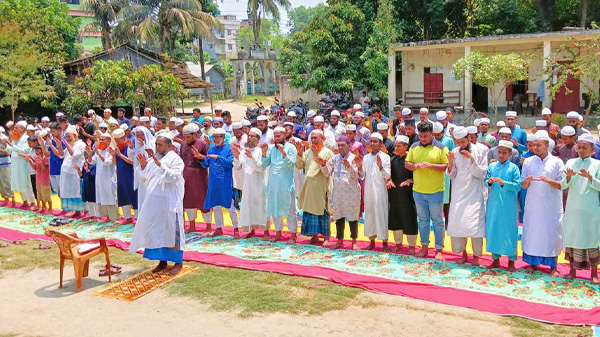 নড়াইলে বৃষ্টির জন্য মুসল্লিদের কান্নার রোল