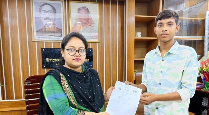 গুরুাসপুরে ইউএনও’র হস্তক্ষেপে পরীক্ষা দিল বাঁধন