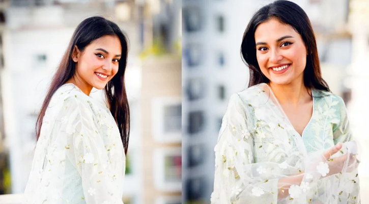 প্রথমবার ওয়েব সিরিজে তটিনী