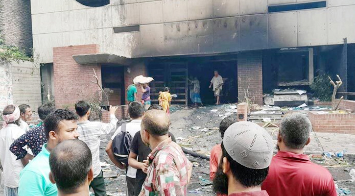 আওয়ামী লীগের কেন্দ্রীয় কার্যালয়ে লুটপাট