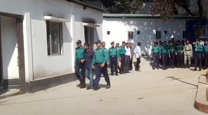 র‍্যাবের সাবেক দুই কর্মকর্তাকে হাজির করা হলো ট্রাইব্যুনালে