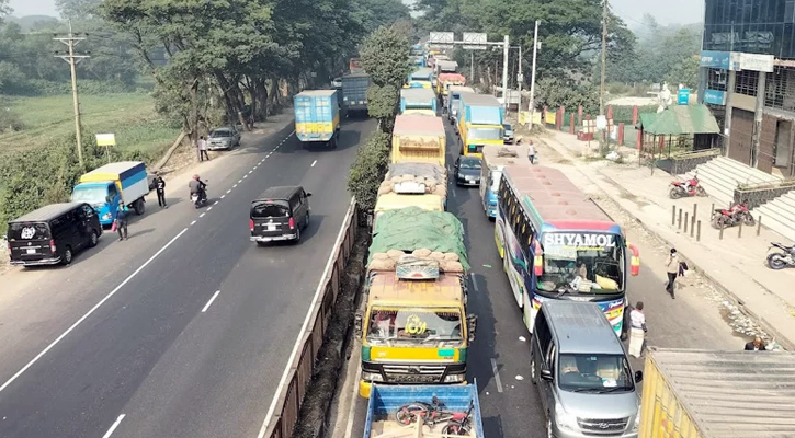 ৫ ঘণ্টা পর ঢাকা-আরিচা মহাসড়কে যান চলাচল স্বাভাবিক