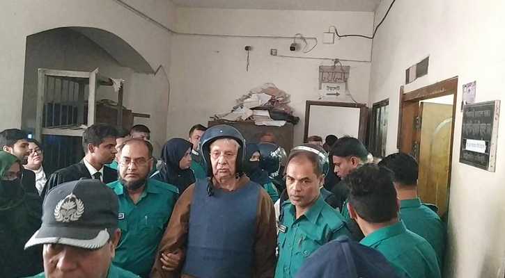 মুক্তিযুদ্ধে খেতাবপ্রাপ্ত পঙ্গু আসামির হাতে হাতকড়া কেন, প্রশ্ন শমসের মবিনের