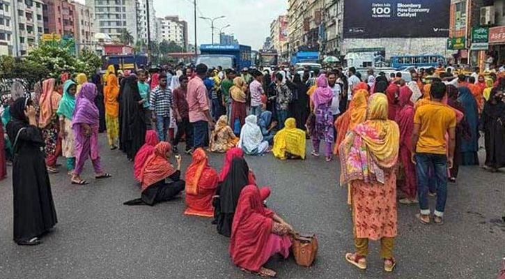 বনানীতে পোশাক শ্রমিকদের অবরোধ, সড়কে তীব্র যানজট