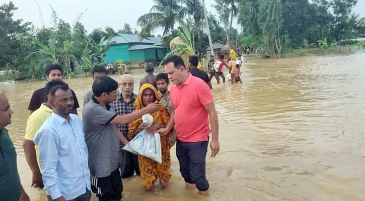 তারেক রহমানের নির্দেশে শেরপুরে বন্যার্ত মানুষের মাঝে খাদ্য সামগ্রী বিতরণ