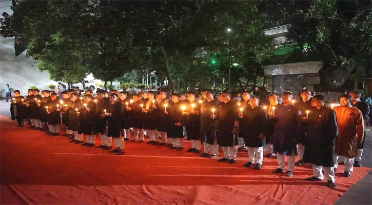 শোক দিবসে সিএমপির মোমবাতি প্রজ্জ্বলন কর্মসূচি