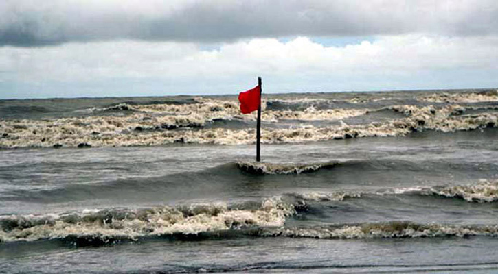 ১০ অঞ্চলের নদীবন্দরে সতর্কতা সংকেত