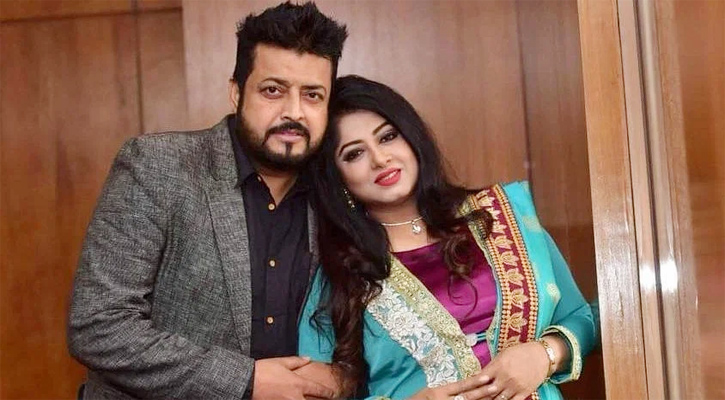 অভিনয় জীবনের ৩০ বছর মৌসুমীর, যা বললেন ওমর সানী