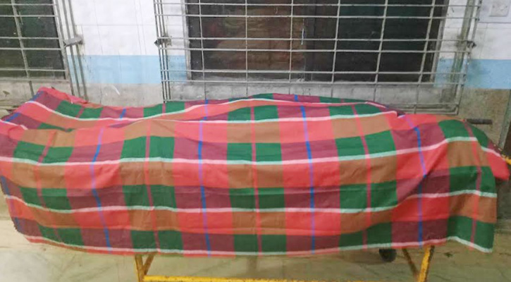 বিমানবন্দর এলাকায় পিকআপের ধাক্কায় ব্যবসায়ীর মৃত্যু