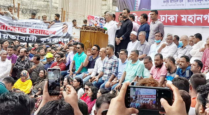 স্বৈরশাসকরা পালাতে চায়, কিন্তু জনগণ পালাতে দেয় না-মির্জা ফখরুল