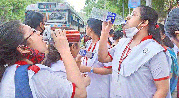 পশ্চিমবঙ্গে তীব্র গরম সরকারি স্কুল বন্ধ ঘোষণা