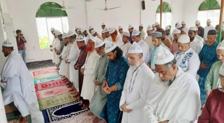 সৌদি আরবের সাথে দুই উপজেলায় ঈদ উদযাপন