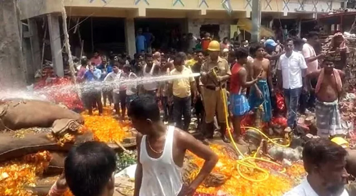 আতশবাজি কারখানায় বিস্ফোরণ, নিহত ৮