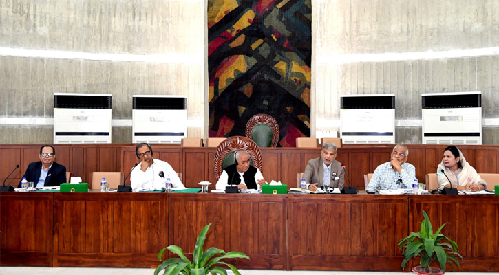 বজ্রপাত নিরোধে তাল ও নারকেল গাছ লাগাতে সাধারণ জনগণকে উৎসাহিত করার সুপারিশ