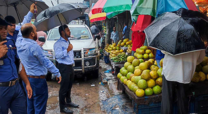 আনোয়ারায় মোবাইল কোর্টের অভিযান, ১০ দোকানিকে জরিমানা