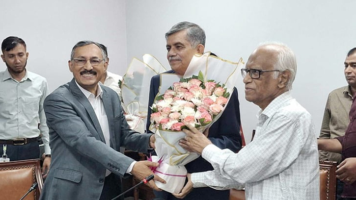 স্বপ্ন দেখি, শিক্ষার্থীরা দেশের ভেতরেই তাদের ভবিষ্যৎ দেখবে: নতুন শিক্ষা উপদেষ্টা