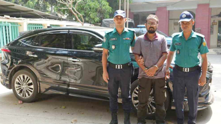 টেস্ট ড্রাইভের কথা বলে গাড়ি ছিনতাই, বুয়েট শিক্ষার্থী অস্ত্রসহ গ্রেপ্তার