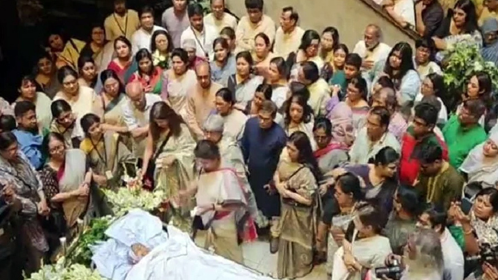 ‘আমার মুক্তি আলোয় আলোয়’ গানে সন্‌জীদা খাতুনকে বিদায় জানালো ছায়ানট