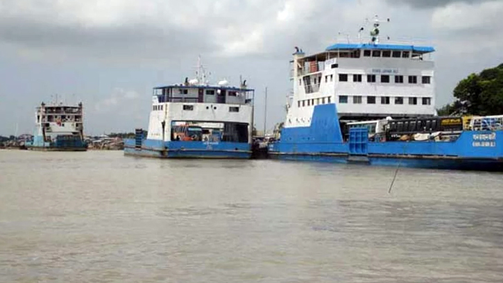 পাটুরিয়া-দৌলতদিয়া নৌপথে ফেরি চলাচল বন্ধ