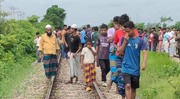নরসিংদীর রায়পুরায় ট্রেনে কাটা পড়ে ৫ জনের মৃত্যু