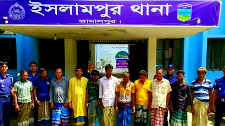 ইসলামপুরে অভিযানে ১০ জুয়াড়ি আটক