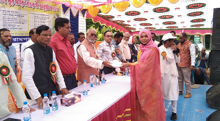 ‘বিরোধীদলের নেতারা শেখ হাসিনার উন্নয়ন চোখে দেখতে পান না’