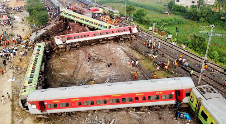 ভারতে ভয়াবহ ট্রেন দূর্ঘটনা, ১৫ বাংলাদেশি উদ্ধার