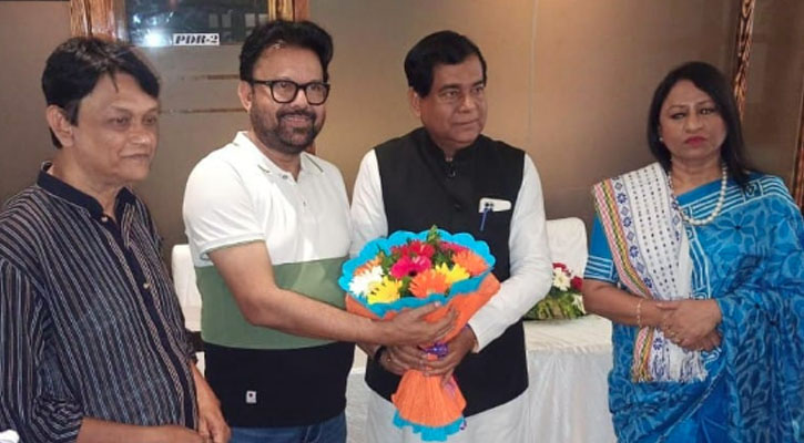বাংলাদেশ ঢাকা জাতীয় প্রেসক্লাবের সাংবাদিকদের আগরতলায় সংবর্ধনা
