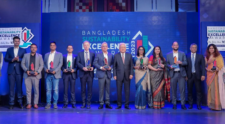 ‘বাংলাদেশ সাসটেইনেবিলিটি এক্সিলেন্স অ্যাওয়ার্ড ২০২৩’ পেল ৬ কর্পোরেট ও ৩ ব্যক্তি