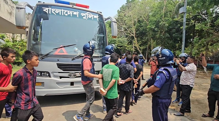 বান্দরবানে কেএনএফের ৫২ সদস্যের ২ দিন করে রিমান্ড