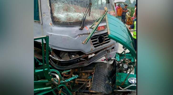 গোবিন্দগঞ্জে বাসের ধাক্কায় অটোরিক্সা চালক নিহত