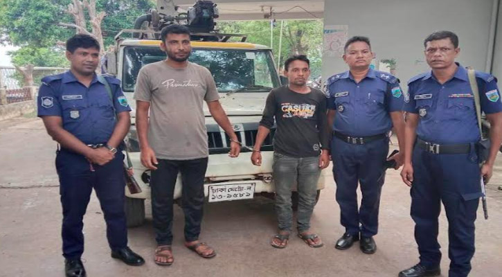 গোদাগাড়ীতে চোরাই গরু ও বহন করা পিকআপসহ দুই চোরকে আটক