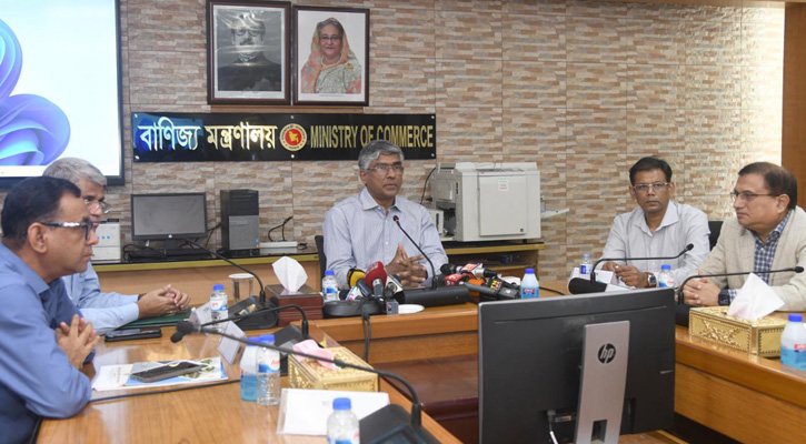 দেশে চিনি, গম ও আদা ব্যতিত অন্য কোনো পণ্যে সরবরাহে ঘাটতি নেই: বাণিজ্যসচিব