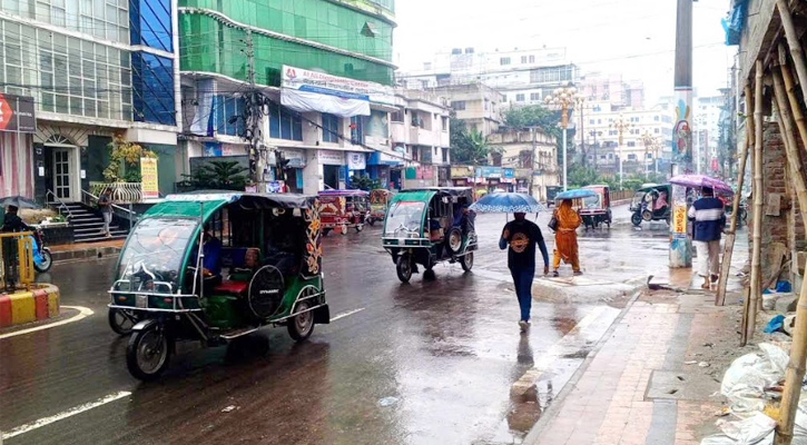 রাজশাহীতে গুঁড়ি গুঁড়ি বৃষ্টি, শীত অনুভূত