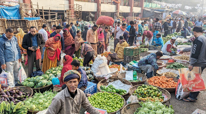 ভরা মৌসুমেও বাড়ছে সবজির দাম