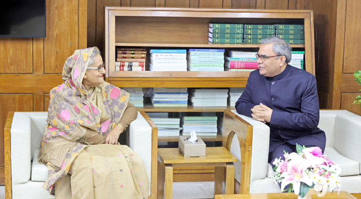 দেশের মানুষ এখন গণতন্ত্র উপভোগ করছে: প্রধানমন্ত্রী