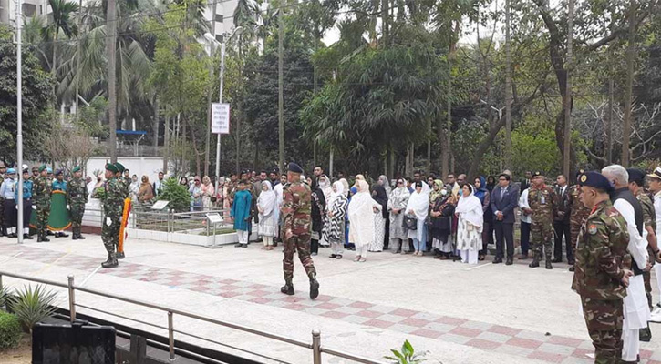 পিলখানা হত্যাকাণ্ডে শহীদদের প্রতি রাষ্ট্রপতি-প্রধানমন্ত্রীর শ্রদ্ধা