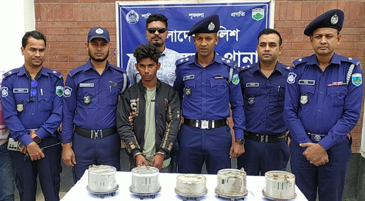 চাঁপাইনবাবগঞ্জে চোরাই বৈদ্যুতিক মিটারসহ গ্রেফতার ১