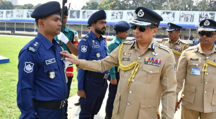 আইজিপি পদক পেলেন পিরোজপুর জেলা গোয়েন্দা শাখায় কর্মকর্তা এস আই মাসুদ