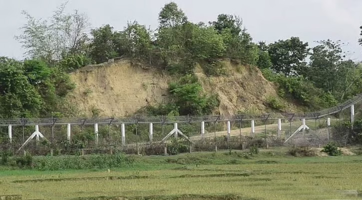 মিয়ানমারে রাতভর গোলার শব্দ, টেকনাফ সীমান্তে আতঙ্ক