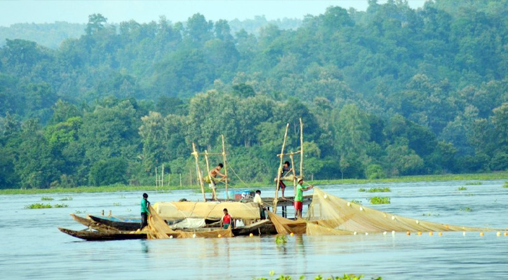 কাপ্তাই হ্রদে মাছ শিকারে নিষেধাজ্ঞা