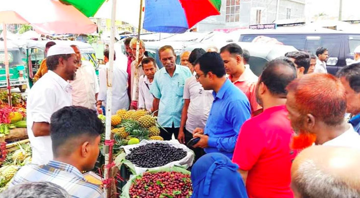 জনদূর্ভোগ সৃষ্টি করায় অভিযান, জব্দ করা পণ্যসামগ্রী দেয়া হলো এতিমখানায়