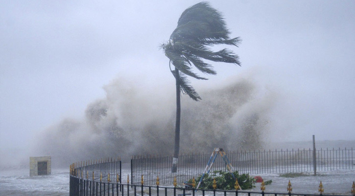 সাত অঞ্চলে ঝড়ো হাওয়াসহ বজ্রবৃষ্টির শঙ্কা